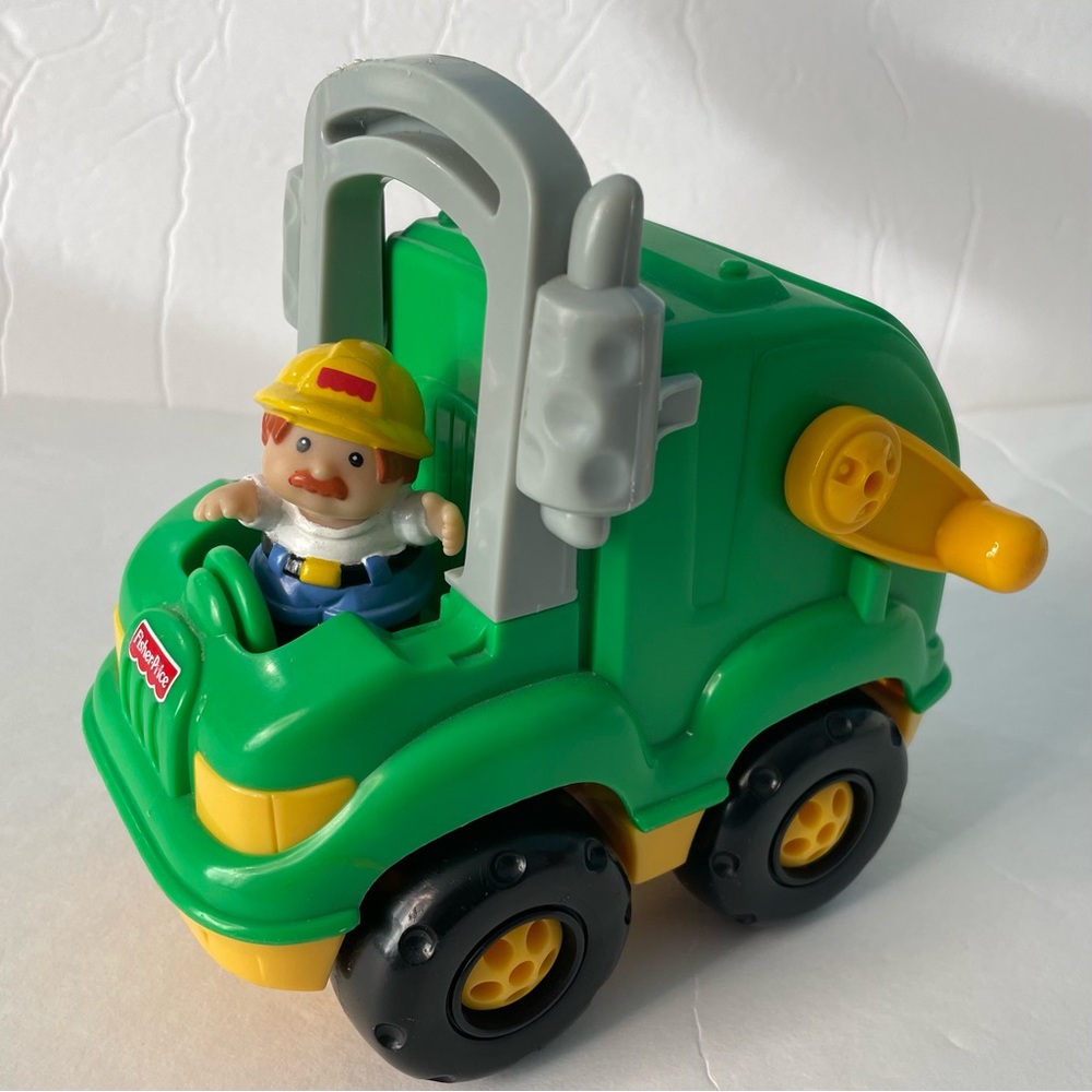 Y2K Fisher Price Mattel LITTLE PEOPLE
Recycle Trash Garbage Truck with sounds